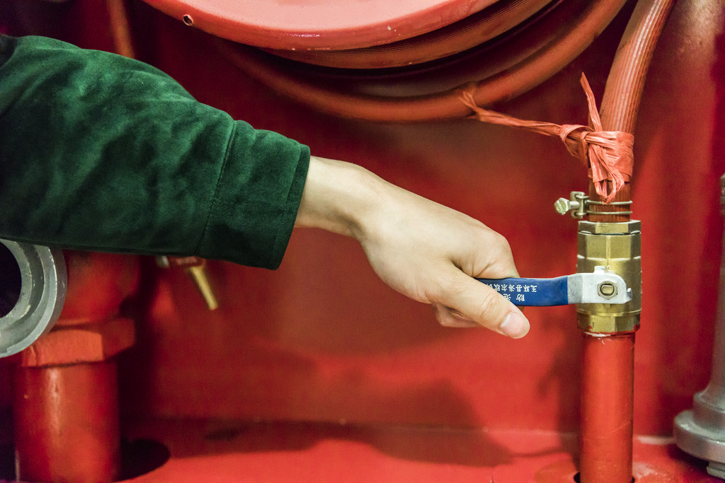 红色消防消防员记录背景图片