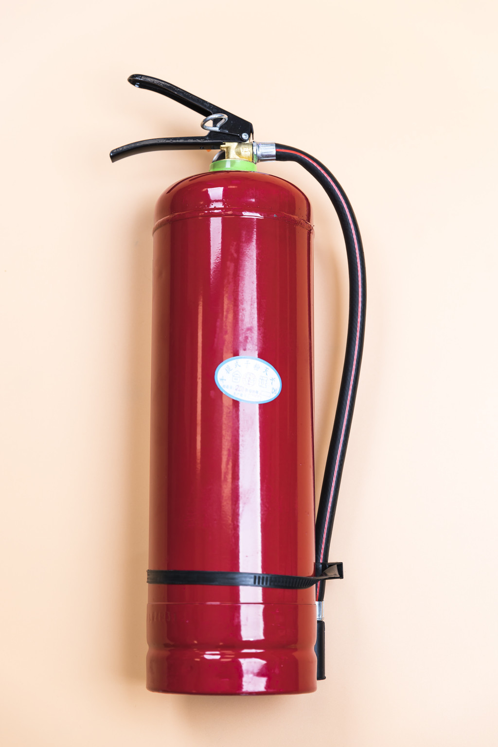 红色消防灭火器