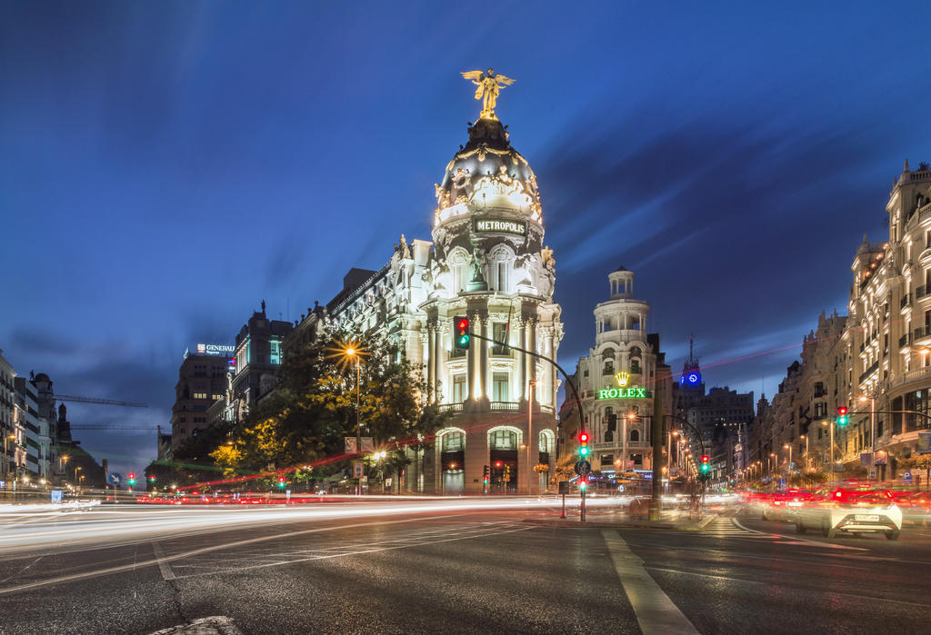 深蓝色建筑现代城市大楼城市背景背景图片