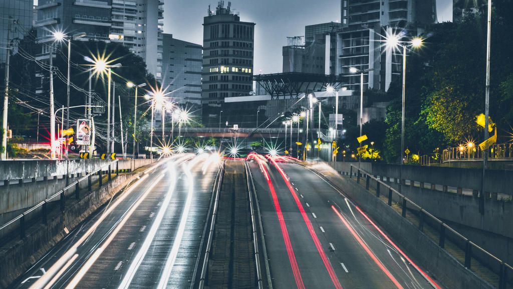 建筑学桥建筑商业商务建筑物城市灯光道路高楼大厦城市背景图片