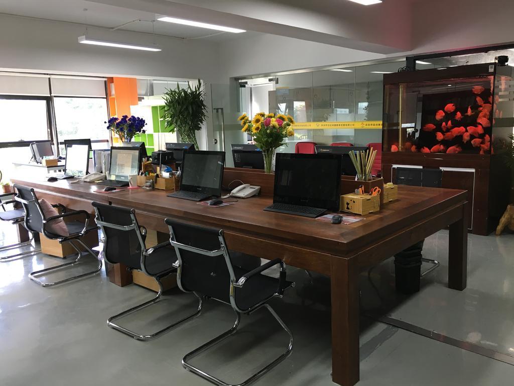 商务电脑办公桌办公室背景图片