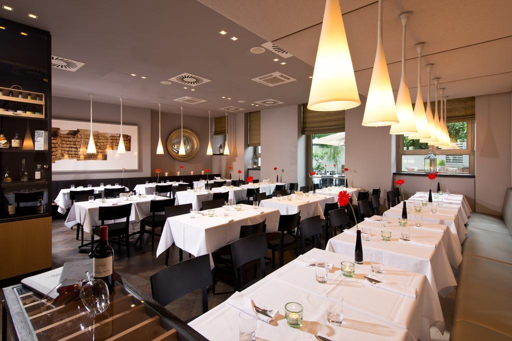 酒店现代宴席酒桌酒店背景图片