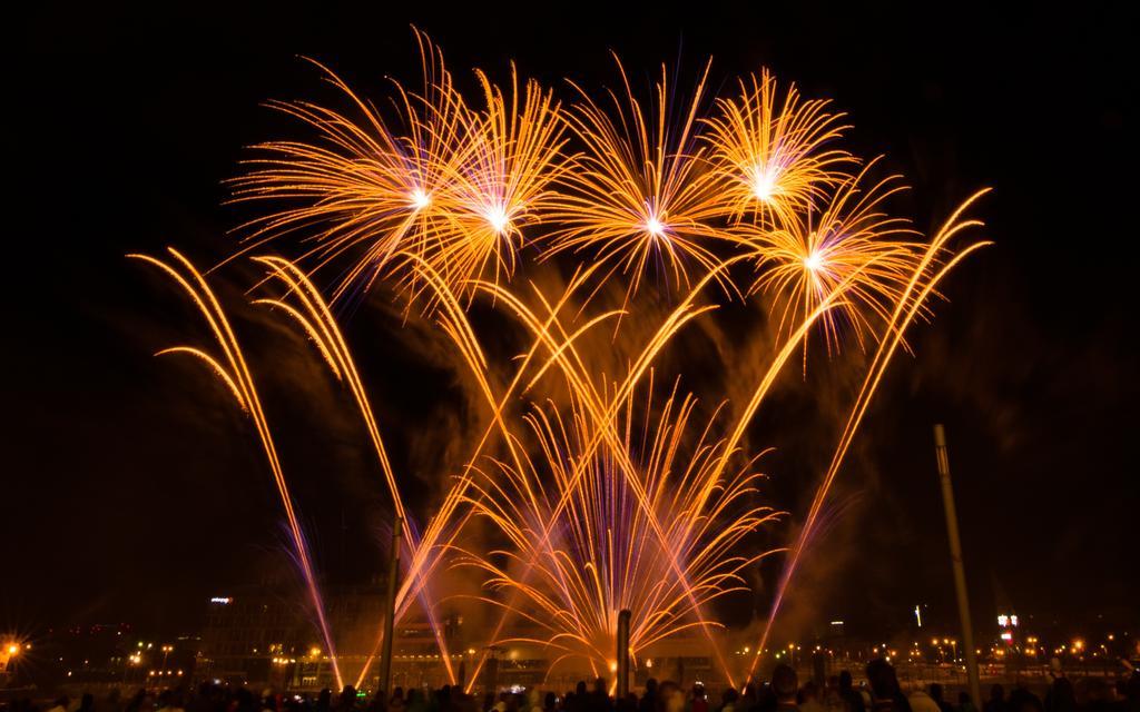 摄影喜庆烟火汇演年会背景图片