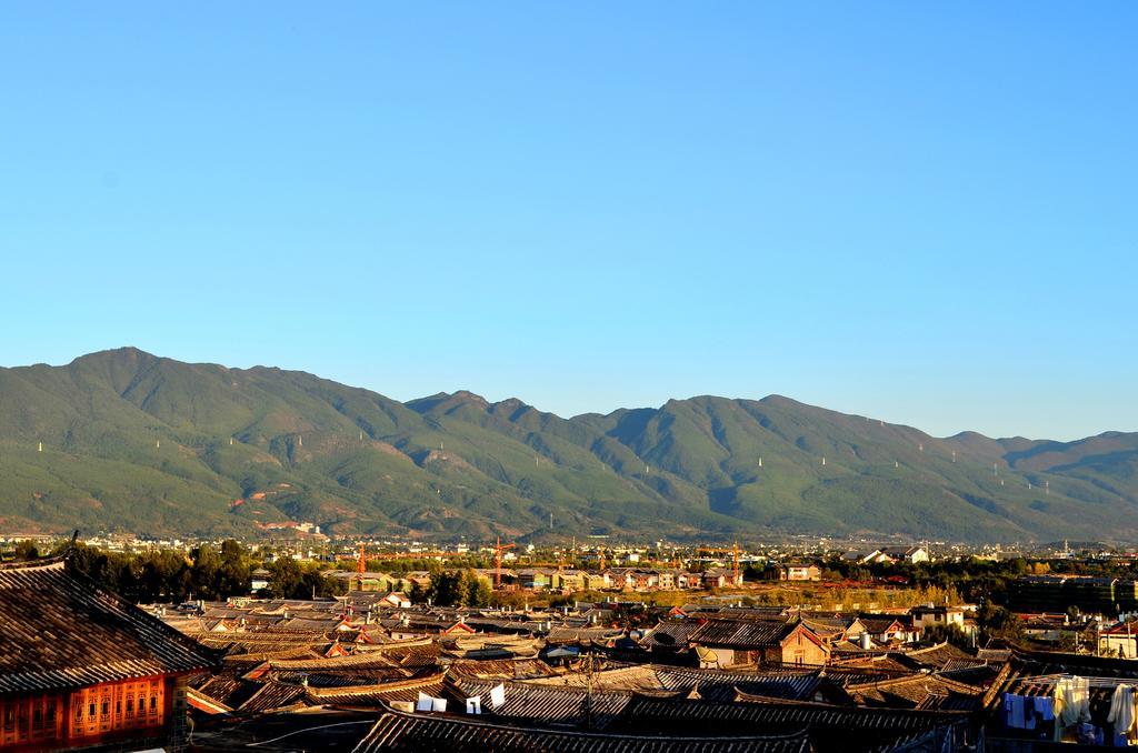 蓝色摄影唯美建筑古城城市背景图片