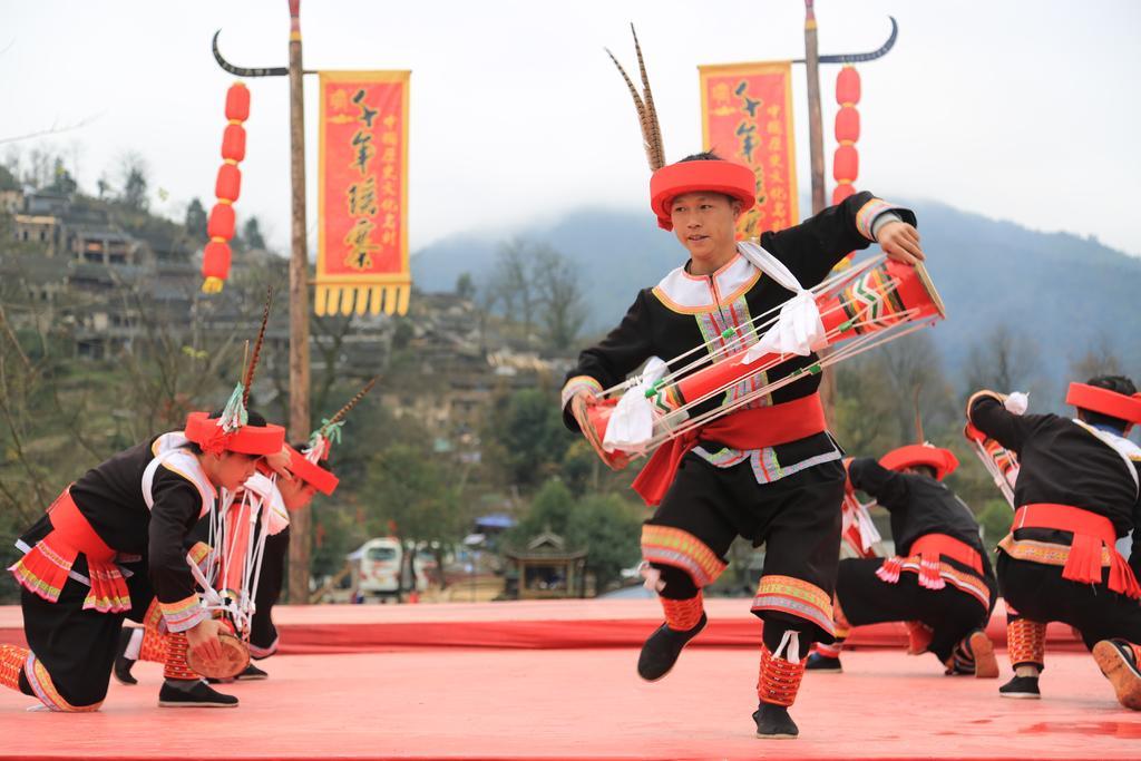 广告唯美跳舞的舞者背景图片