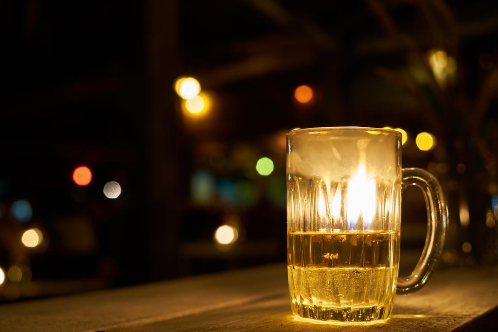 酒精 酒吧 熊 玻璃 酿酒厂 火焰 醉 玻璃杯 光 液体