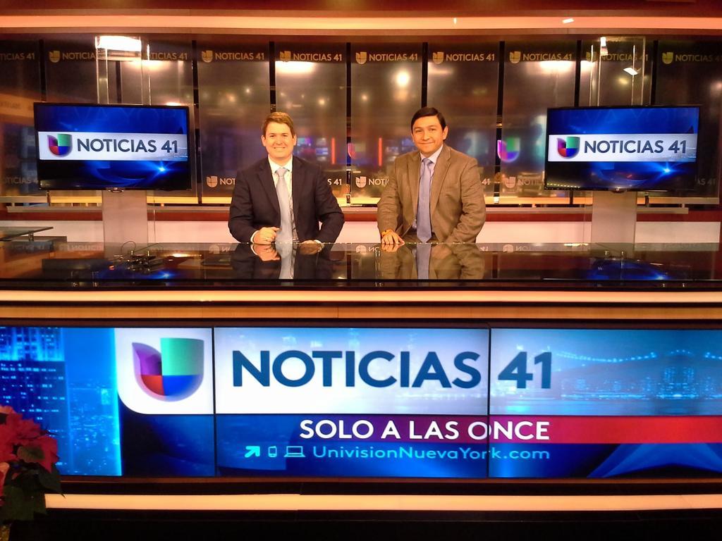 新闻电视台现代科技信息传播背景图片