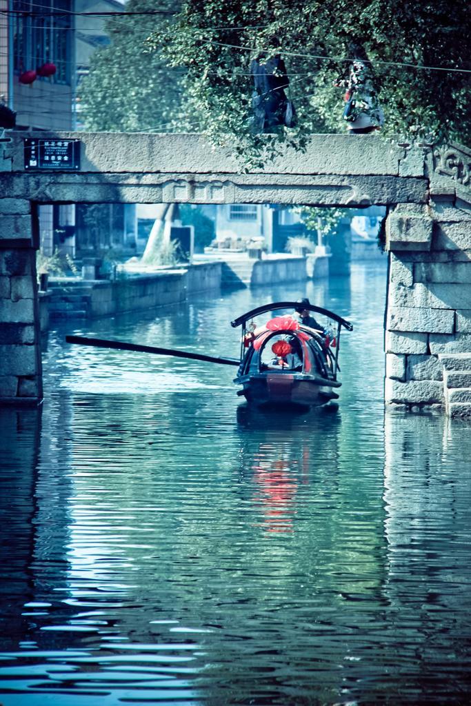 旅游自然江南岸边风景背景图片