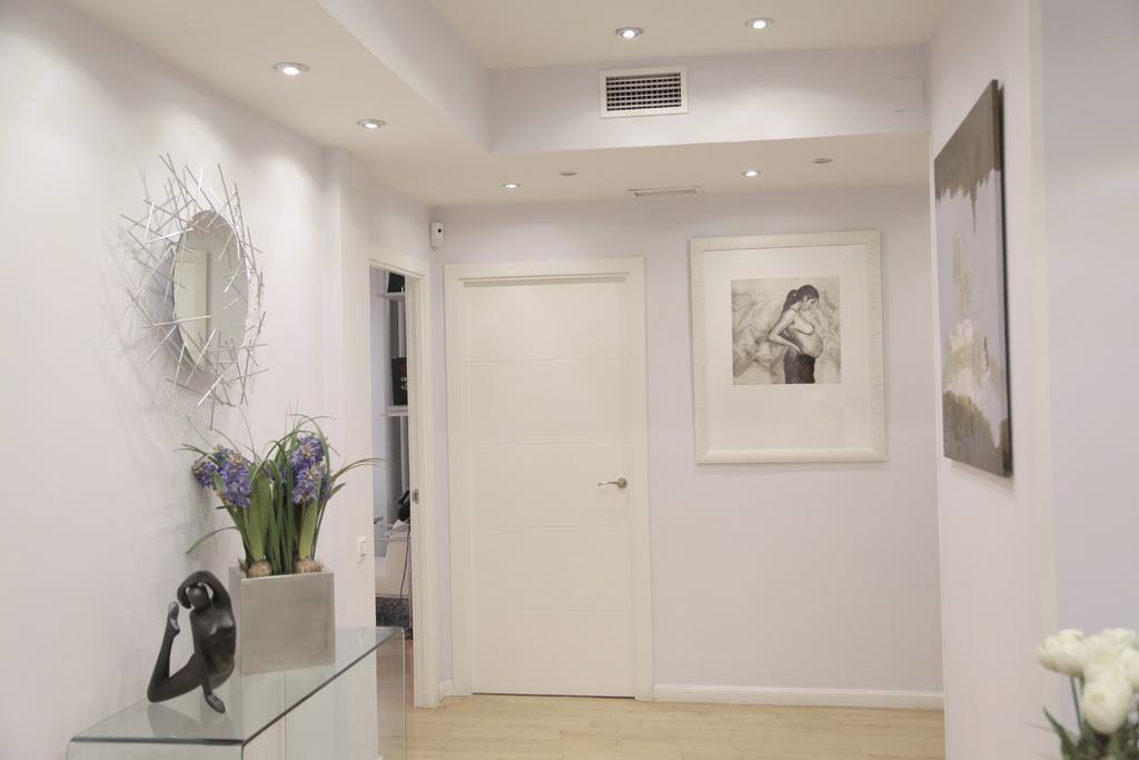 彩色家居简约清新房子内走廊设计室内装潢设计背景图片