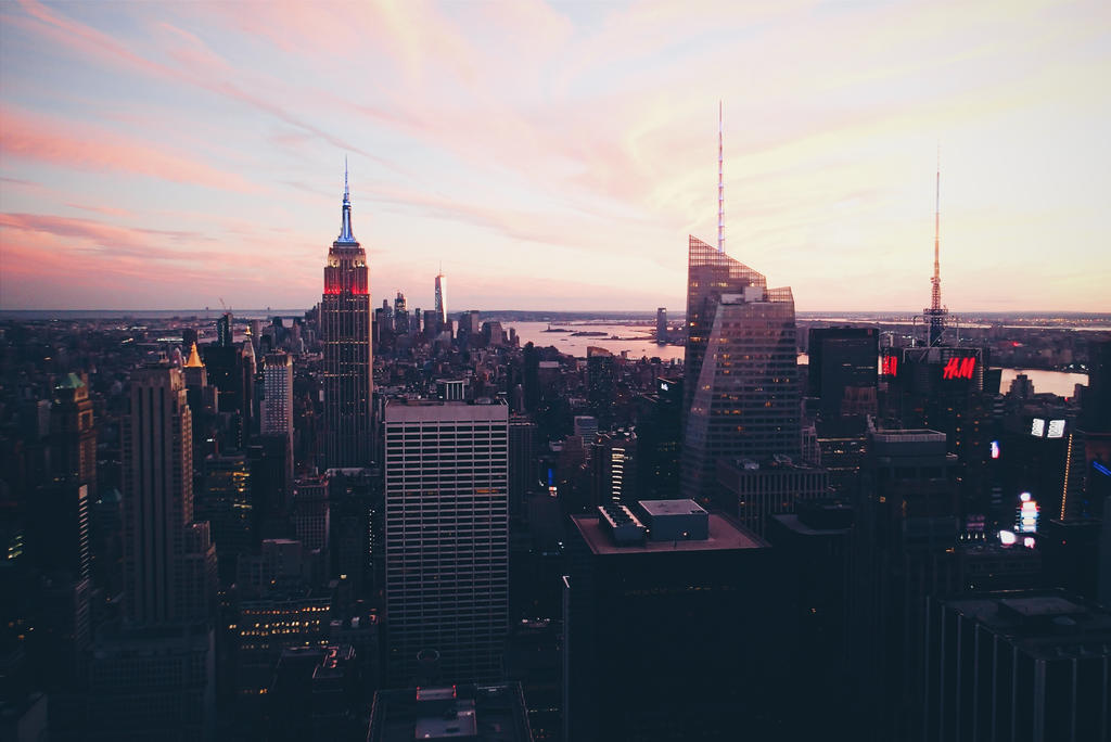 夕阳下俯瞰城市全景图城市背景图片