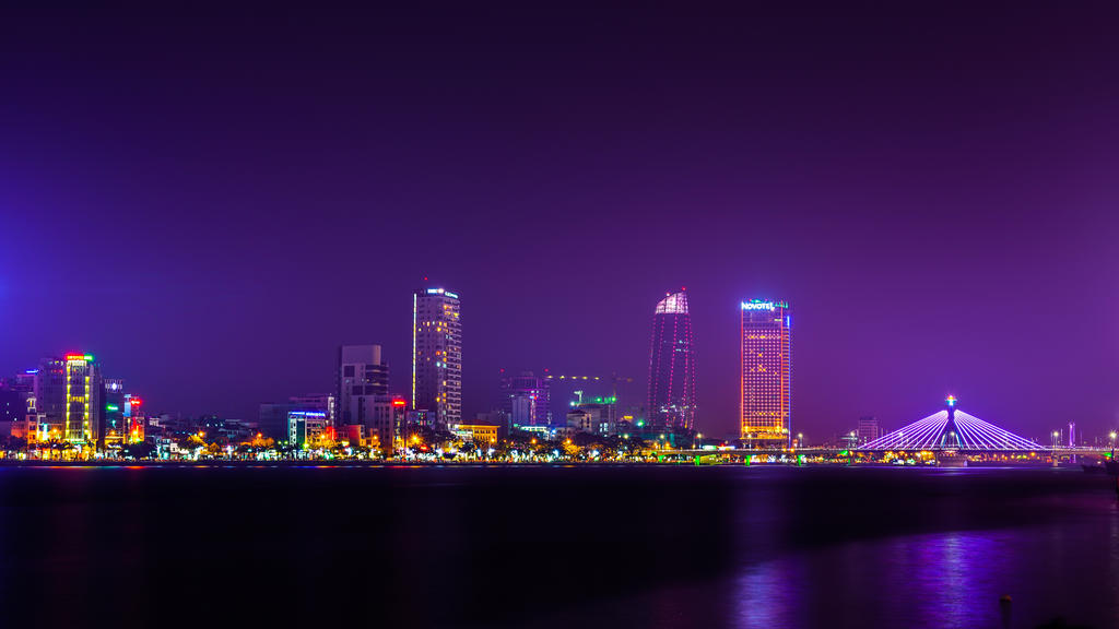 黑色海边海景城市建筑夜景繁华都市背景图片