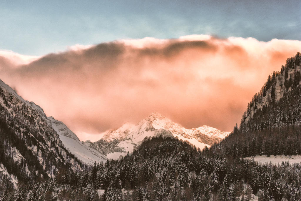 云 黎明 桌面 壁纸 雾 冰冻的 冷冰冰的 冷冻 朦胧 hd 壁纸 冰 田园 景观 朦胧 山 峰 山 黑暗 自然 壁纸 在户外 风景 天空 雪 下雪的 宁静 旅行 冬天