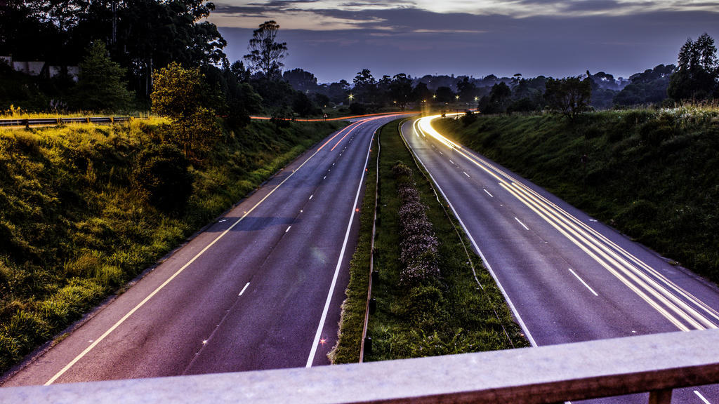 沥青 汽车 开车 早期的 早晨 傍晚 高速公路 快速的 指导 hdr 公路 匆忙 景观 车道 光 条纹 长的 长的 暴露 运动 在户外 路 巷道 快门 速度 速度 街道 时间 失效 交通 运输 系统 旅行 树 旅行 （旅程