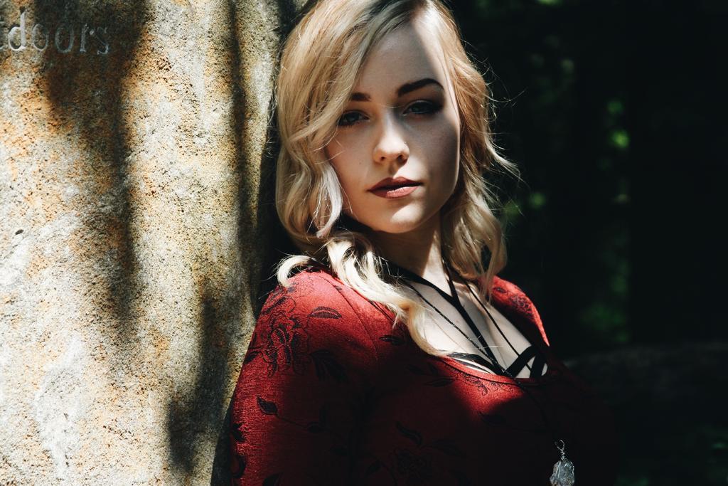 美女 丽人 优雅 美丽 漂亮 女孩 女人 女性  灯光 光线 激光 打火机 时尚 流行 个性 城市 爱情 恋爱 恋人 情人 情侣 浪漫  肖像 人物特写 画像 计算机 电脑 信息科技 女孩 少女 姑娘 美丽 树木 丛林 森林 沙滩 海滩 自然 环境 全身像 可爱的 树 树木 树林 森林 人物 人群 风土人情 活力  一个女人 女性 女士 美丽 女人