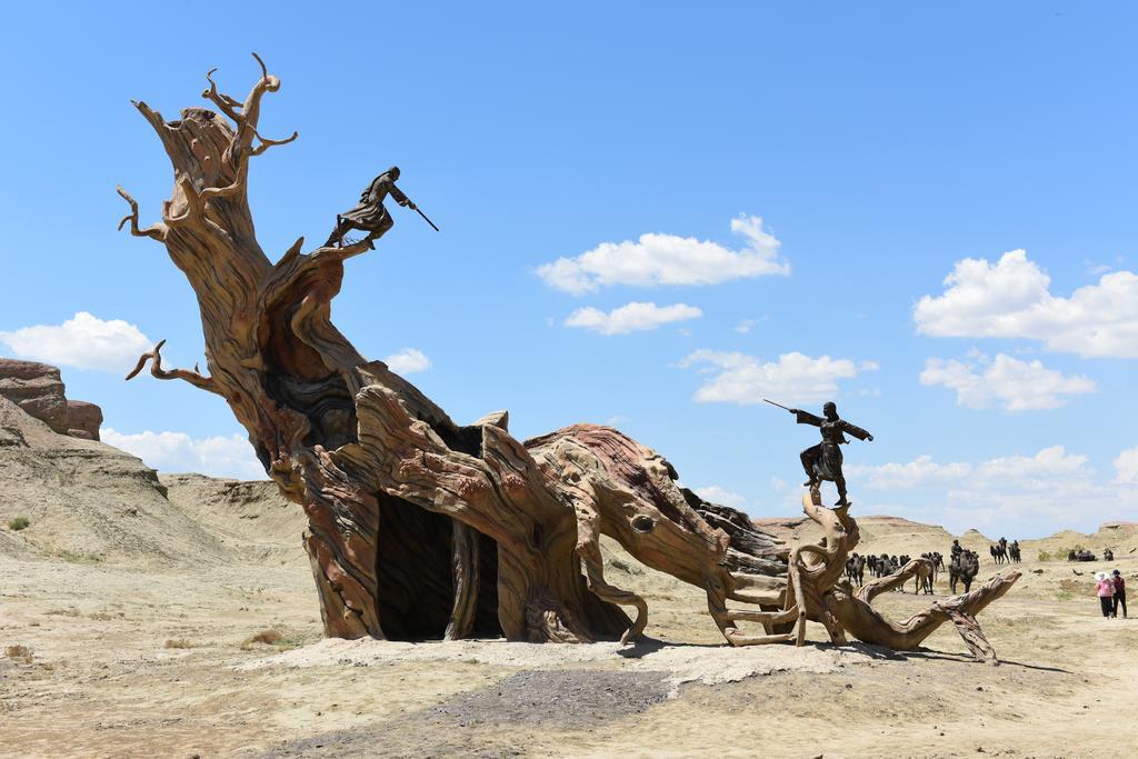 新疆 克拉瑪依 魔鬼城 鬼域 論劍 比武 劍客 沙漠