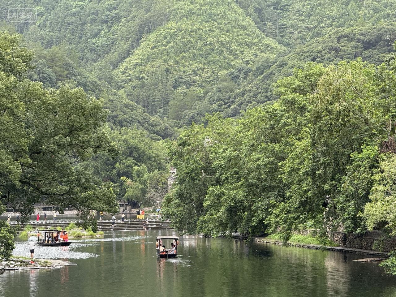 江西景德镇旅行风景旅拍瑶里古镇夏季漂流竹筏