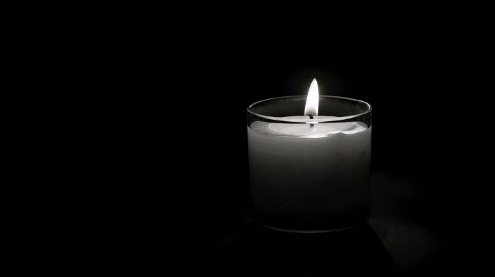 悼念的蜡烛白烛黑白图哀悼