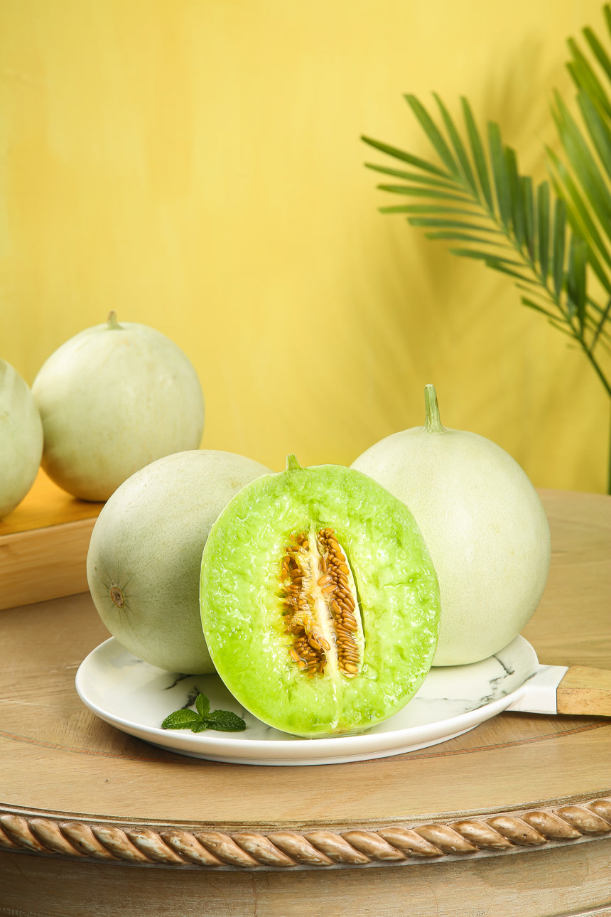 木底上的玉菇甜瓜