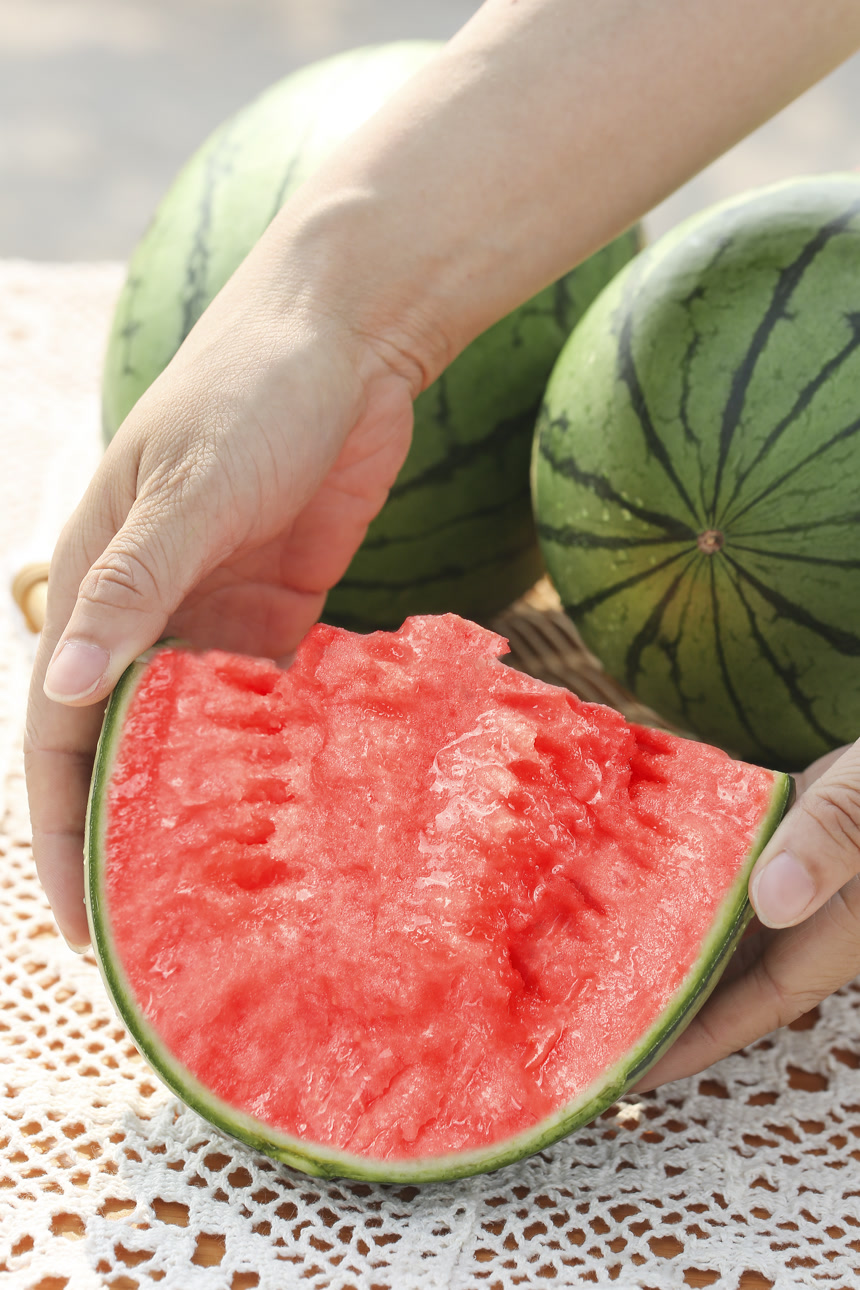 手剥西瓜