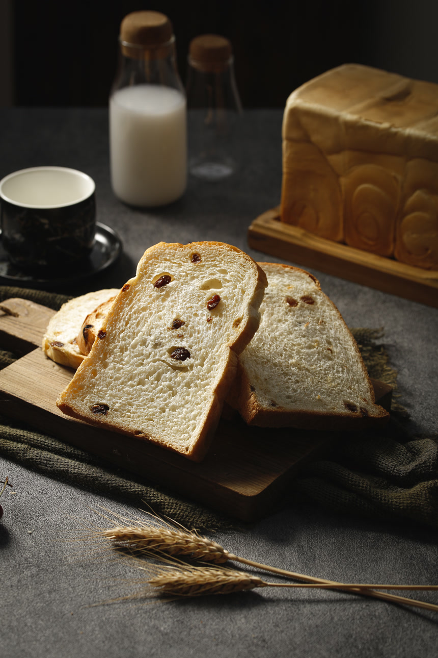 深底上的蔓越莓吐司