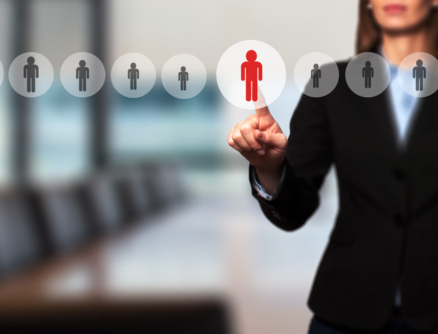 女企业家手选择新员工从电子接口全息图数字技术