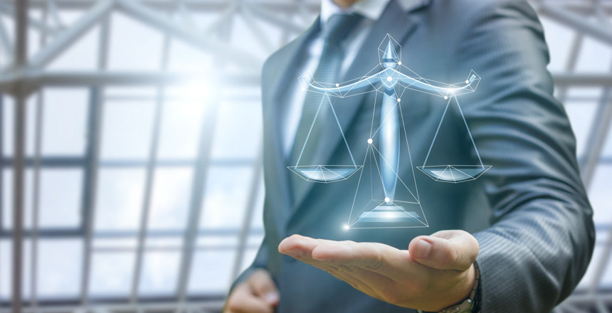 商务男士演示公正的天平科技图片 