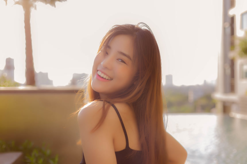 甜美女孩生活照人像背景壁纸