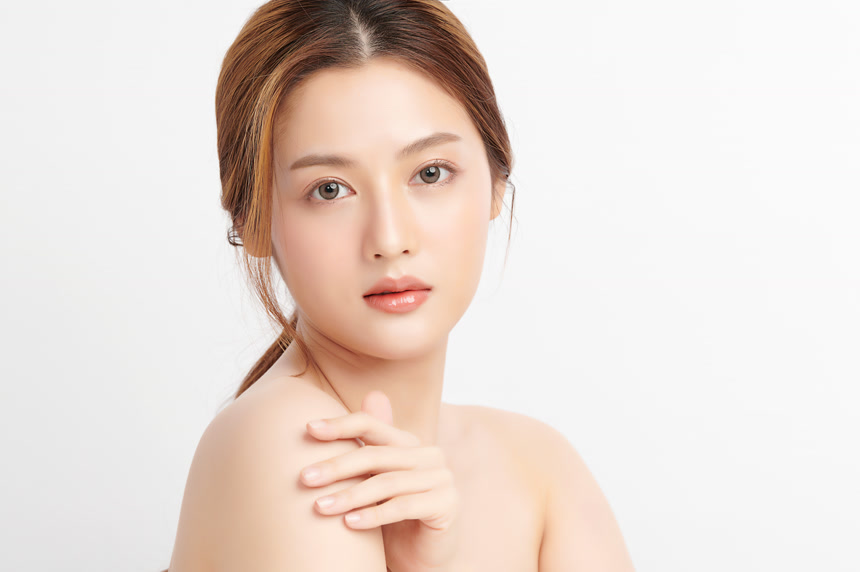 漂亮的女模特医美广告创意肖像人像背景壁纸