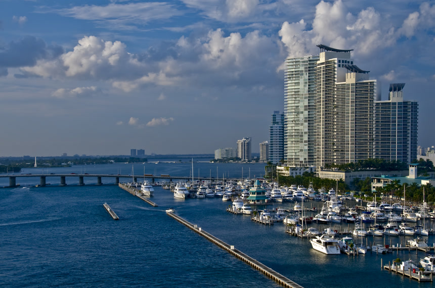 海滨现代城市建筑