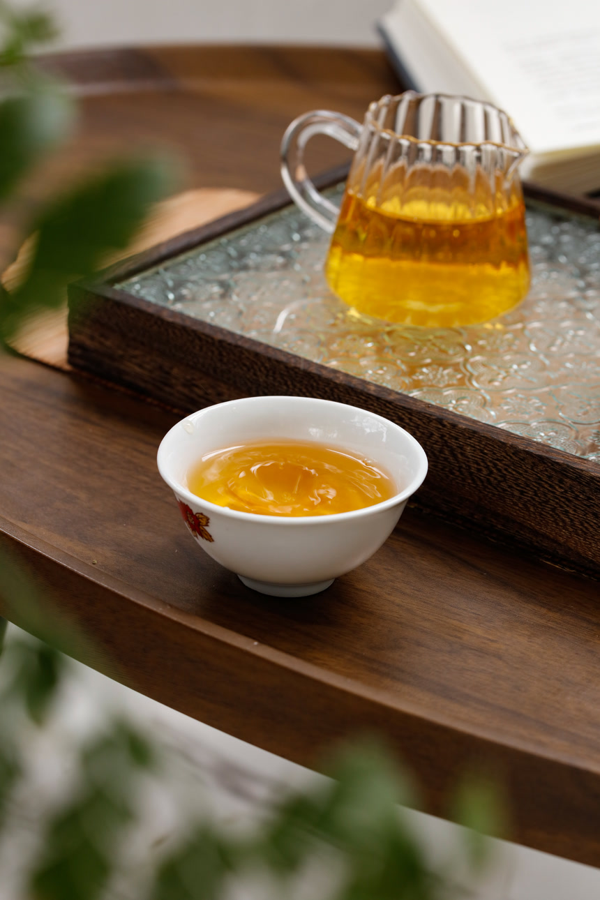 深底上的普洱茶