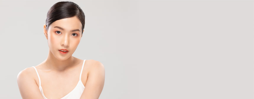 一个美丽的亚洲女人白底图美业美容