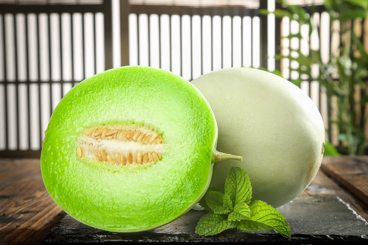 木底上的玉菇甜瓜