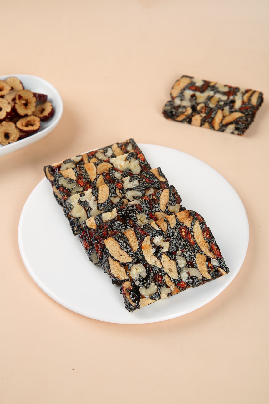 浅底上的阿胶糕