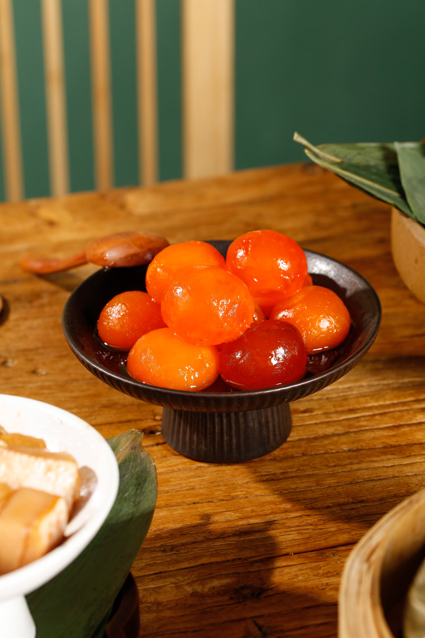 深底上的粽子制作