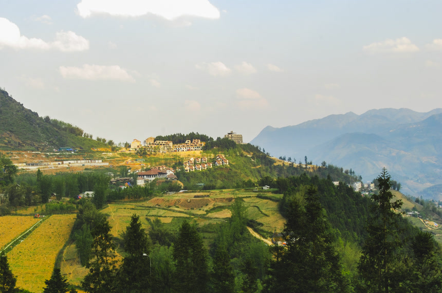 自然美景山上的居住的山庄美丽安静岁月静好照片