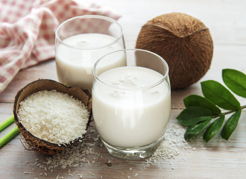 新鲜椰奶纯素食非乳制品健康生活方式