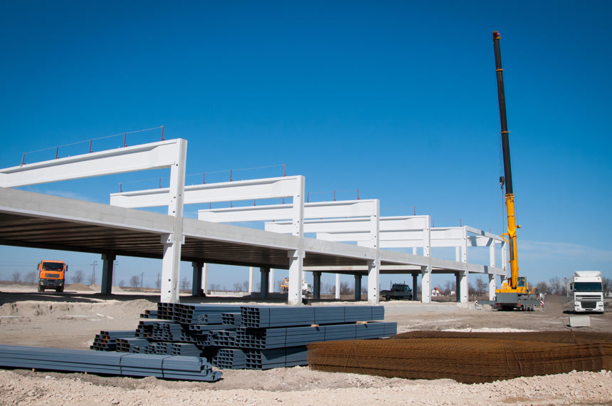 摄影风格室外起重机工程建设展示宣传摄影图