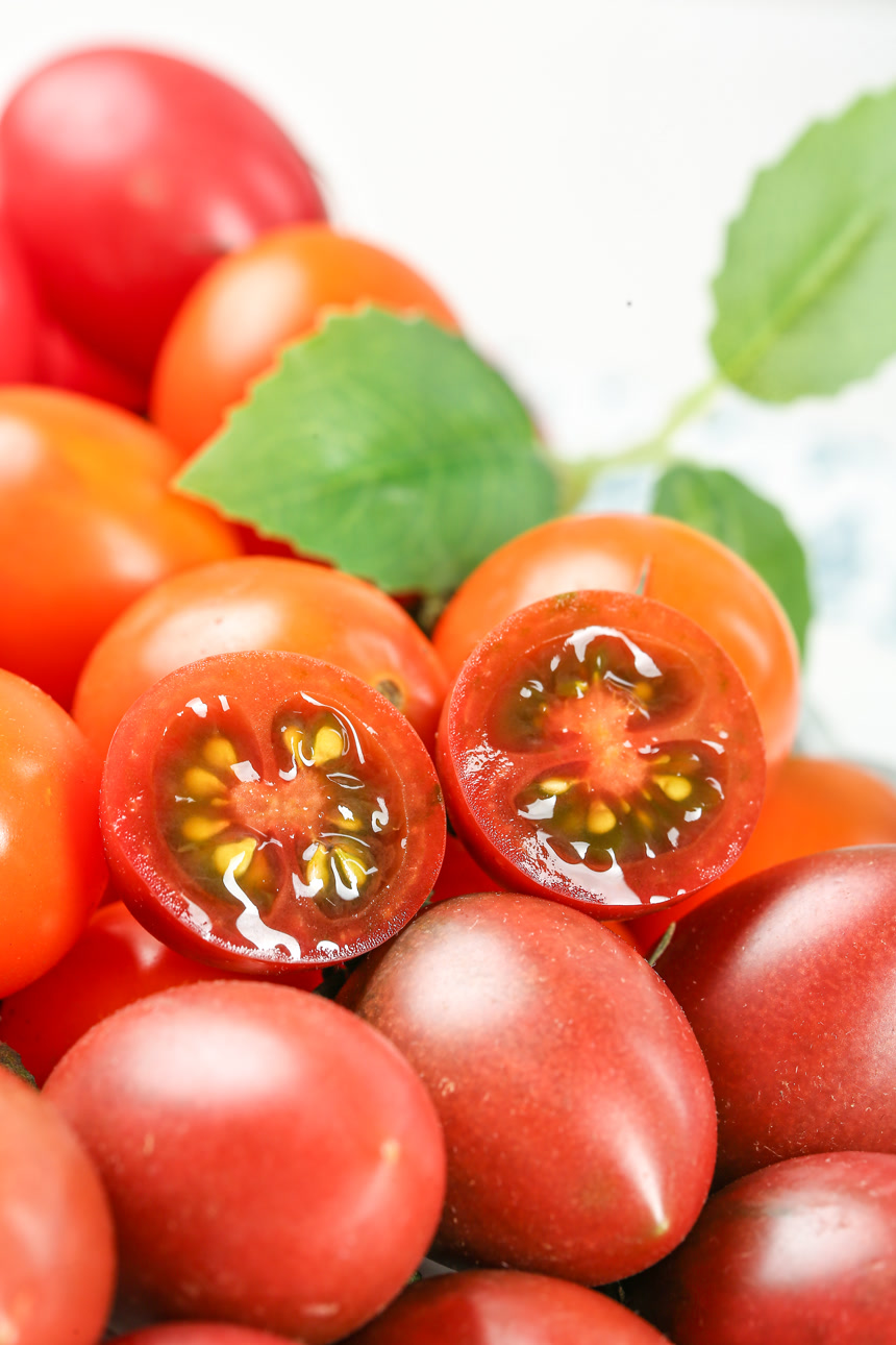 浅底上的小番茄