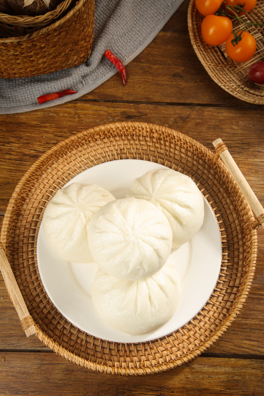 木底上的鲜肉包子