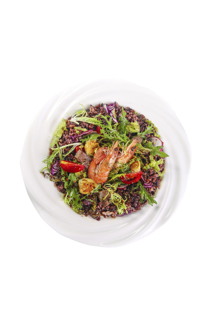 白底上的蔬菜沙拉