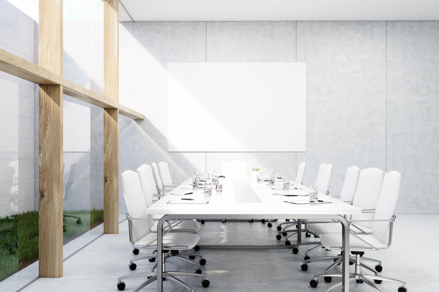 侧面图的会议室桌椅与草