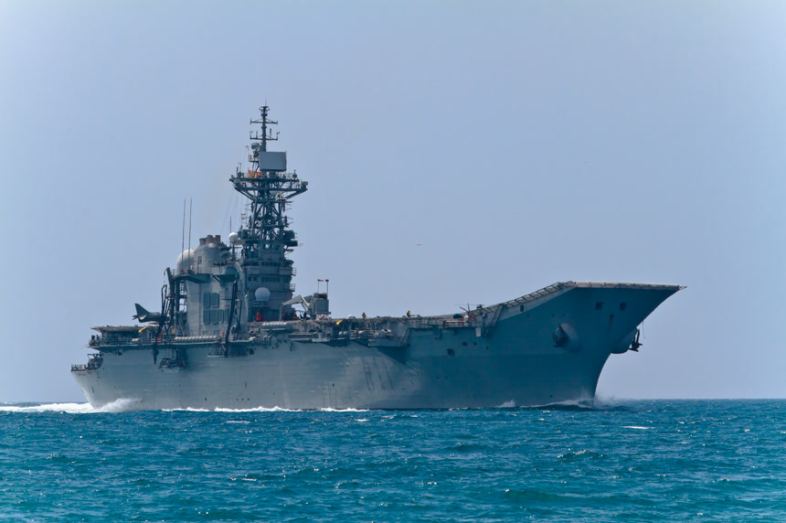 航空母舰普林西比阿斯图里亚斯在海上航行中国科技