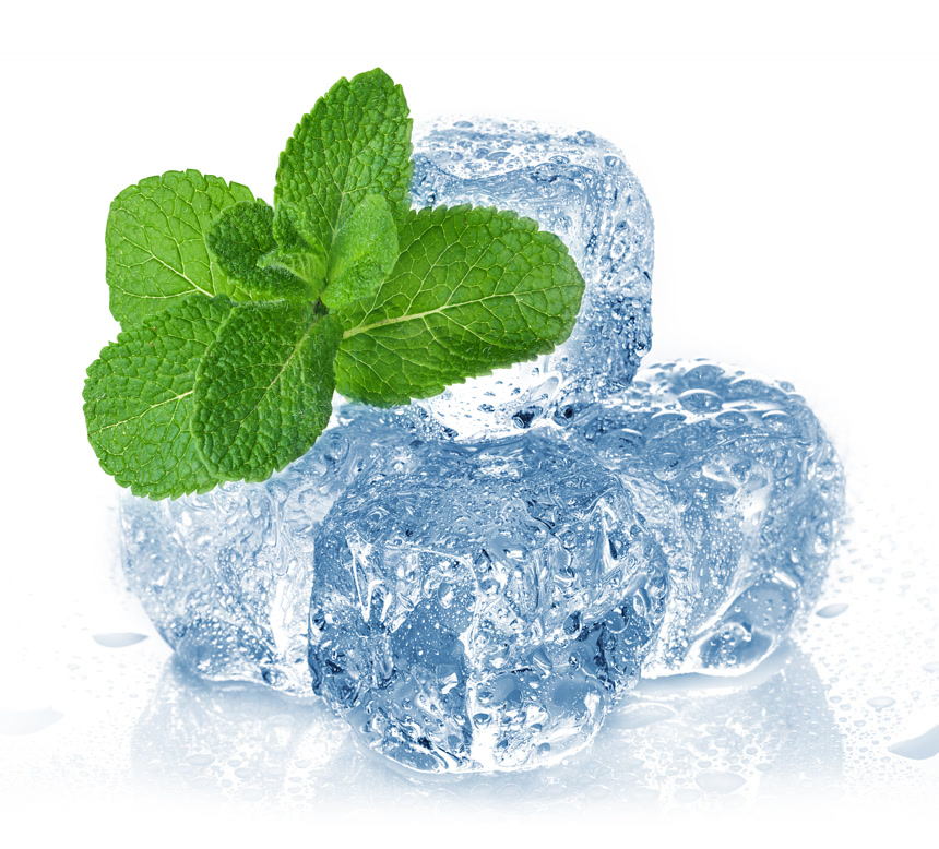 晶莹剔透的冰块白底图