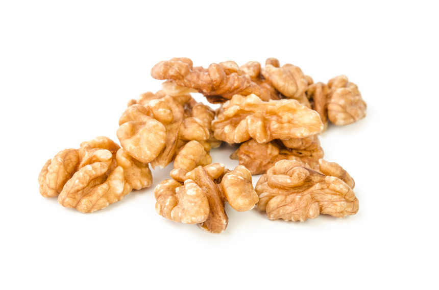 一堆去皮核桃仁坚果干货特写白底图