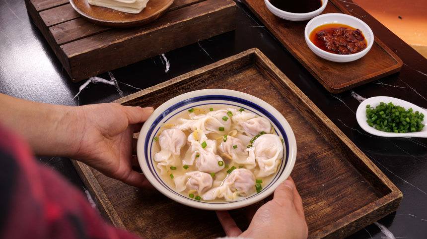 木底上的小金鱼馄饨