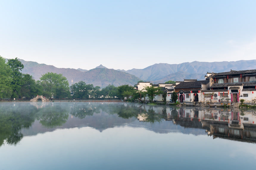 安徽宏村月沼湖全景唯美壁纸