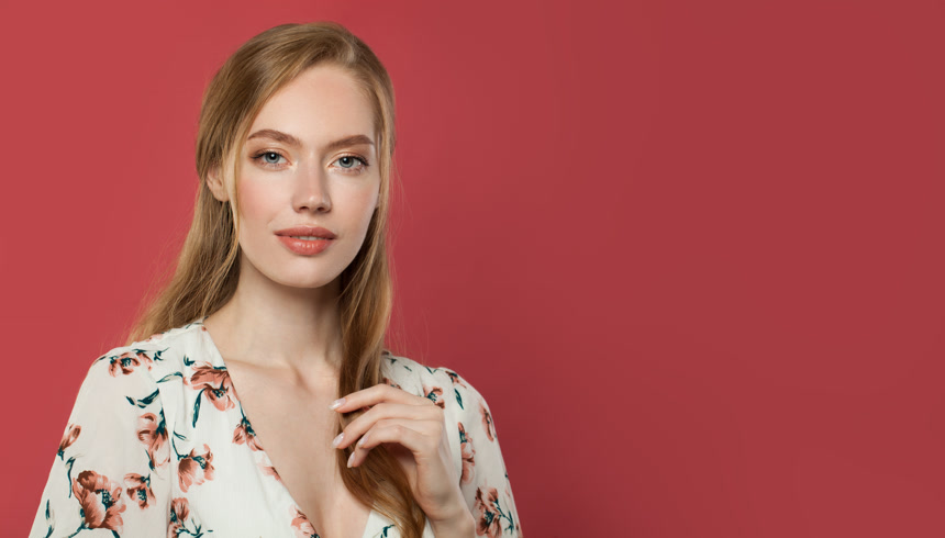 一个年轻的外国女人美业美容