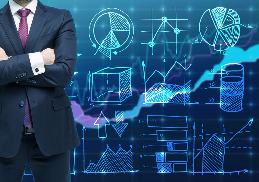 男人抱着手臂站在金融炒股基金股市分析股票投资图前商务金融