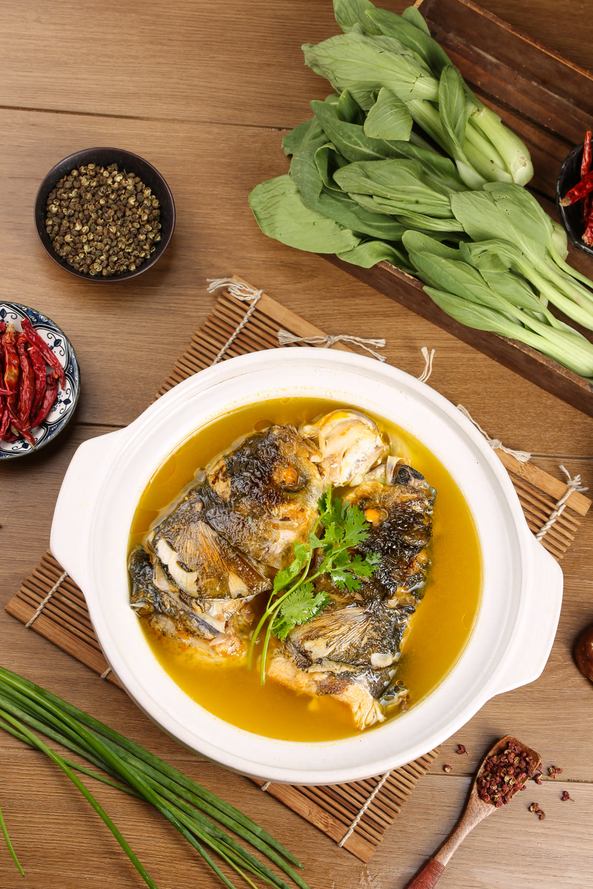 木底上的鱼头汤