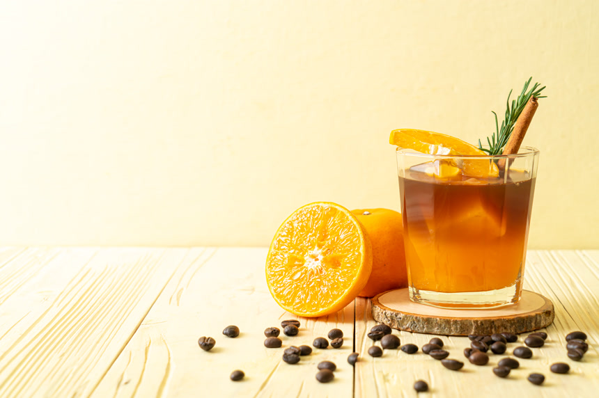 冰镇的美式黑咖啡柠檬汁图片健康生活方式